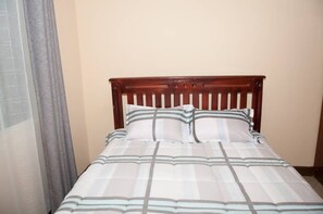 2 chambres, fer et planche à repasser, Wi-Fi gratuit, draps fournis