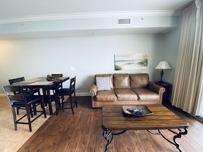TV - Perfect Location | Beachfront | Elegantly Cleaned | Great Amenities | Free WiFi (Panama City Beach)