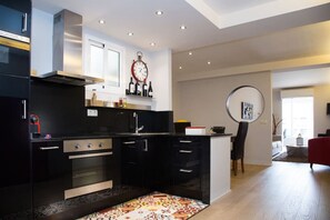 Fridge, microwave, oven, stovetop