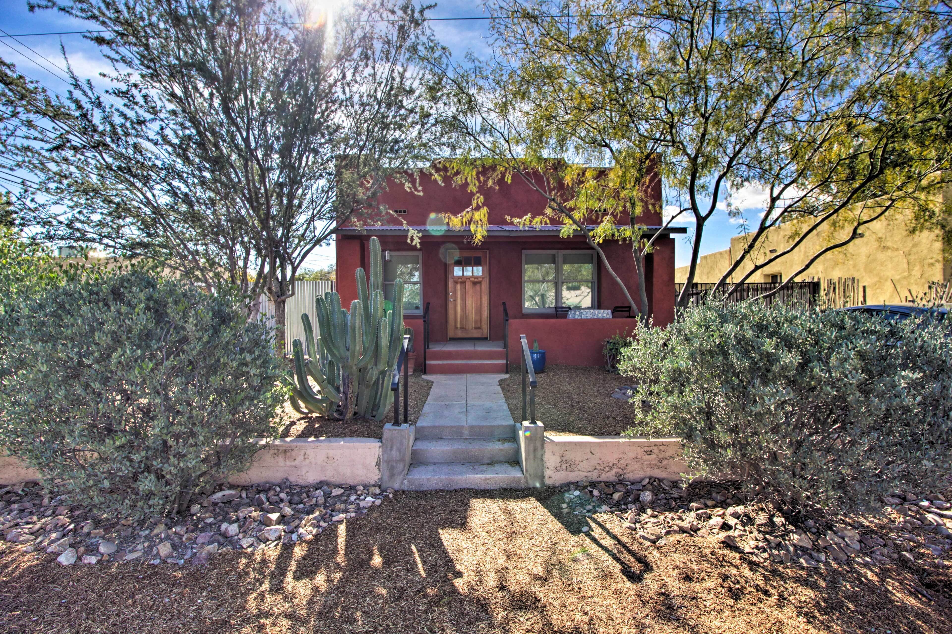 Unique & Historic Abode: Explore Downtown Tucson!