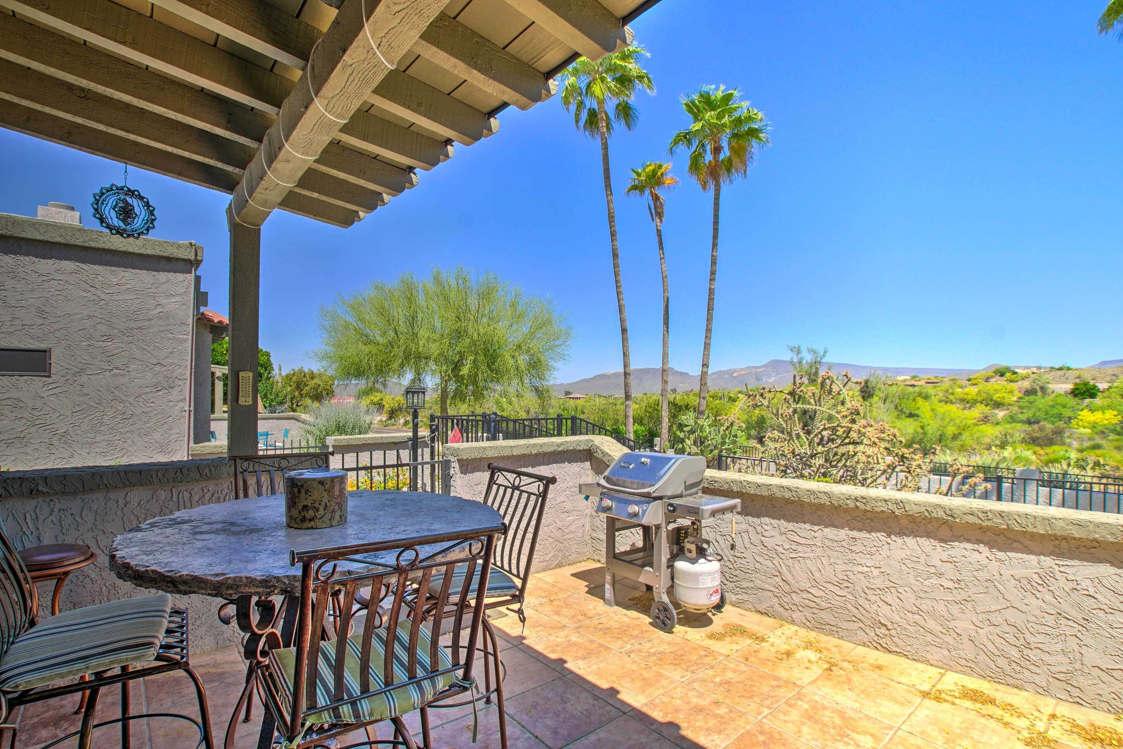 Carefree Townhome w/ Community Pool & Hot Tub!
