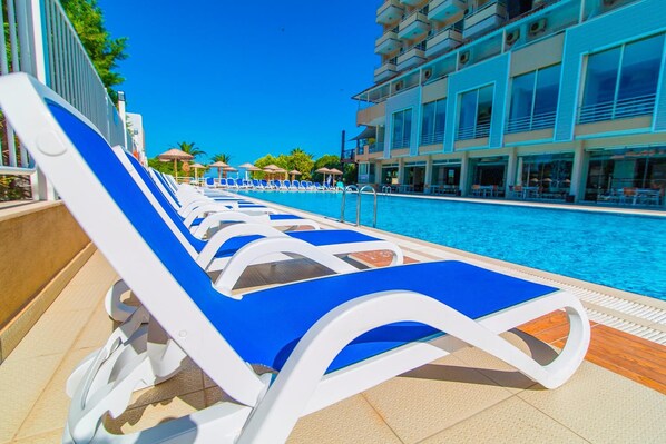 Innenpool, Außenpool