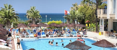 Piscine couverte, piscine extérieure