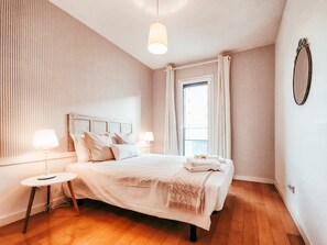 1 Schlafzimmer, Bügeleisen/Bügelbrett, kostenloses WLAN, Bettwäsche