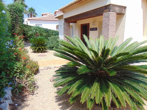Magnifique villa avec piscine et vue mer/golfe - AIRCO - WIFI - Parking privatif