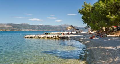 ARBANIJA A1, budget 1-bedroom apartment, 80m from the beach