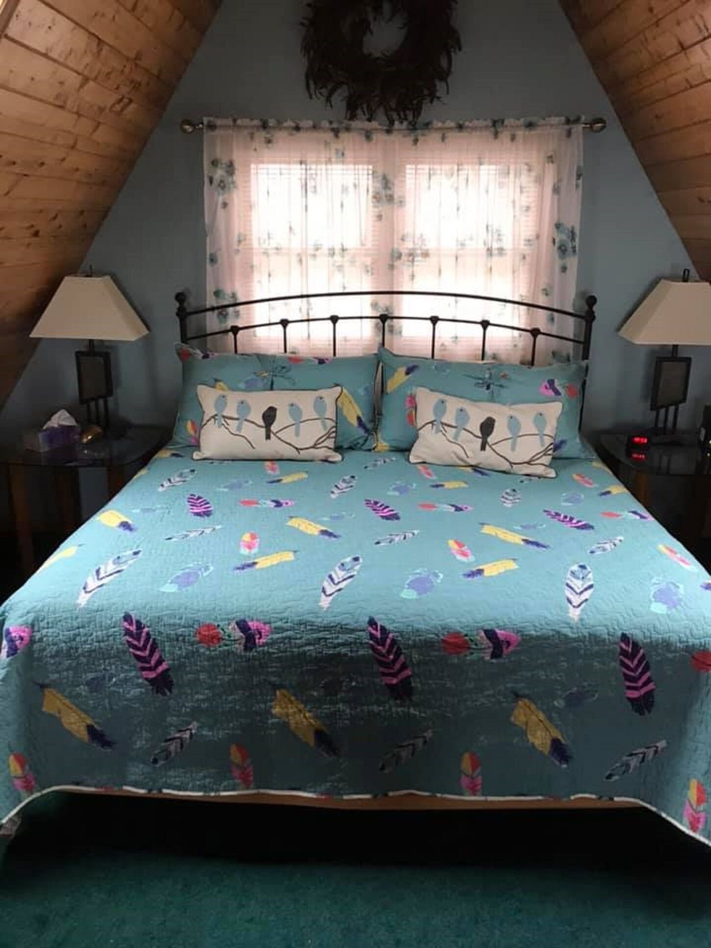 GRAND VIEW -- VISTAVIEW CHALET overlooking the Mississippi River with HOT TUB!