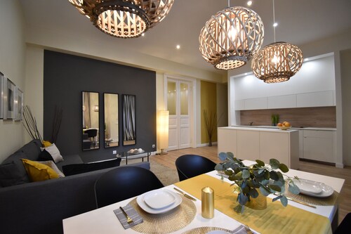 Beautiful central 4 bedroom / 4 bathroom