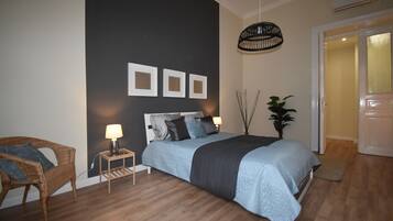4 habitaciones, tabla de planchar con plancha, wifi y ropa de cama