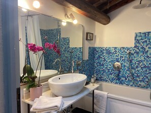 Shower, hair dryer, bidet, towels - UNDER THE TUSCAN SUN (scandicci)