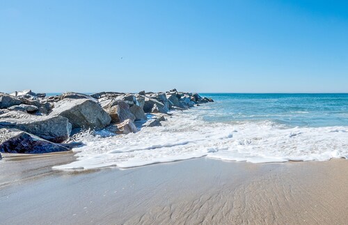 Well, Hello Beautiful! Newly Remodeled Beachside Home - Half Block to Beach!