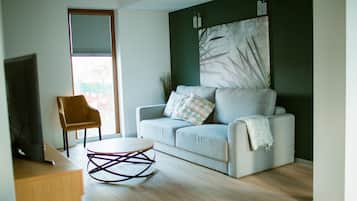 Executive Apartment, Smoking, City View | Egyptian cotton sheets, premium bedding, memory foam beds