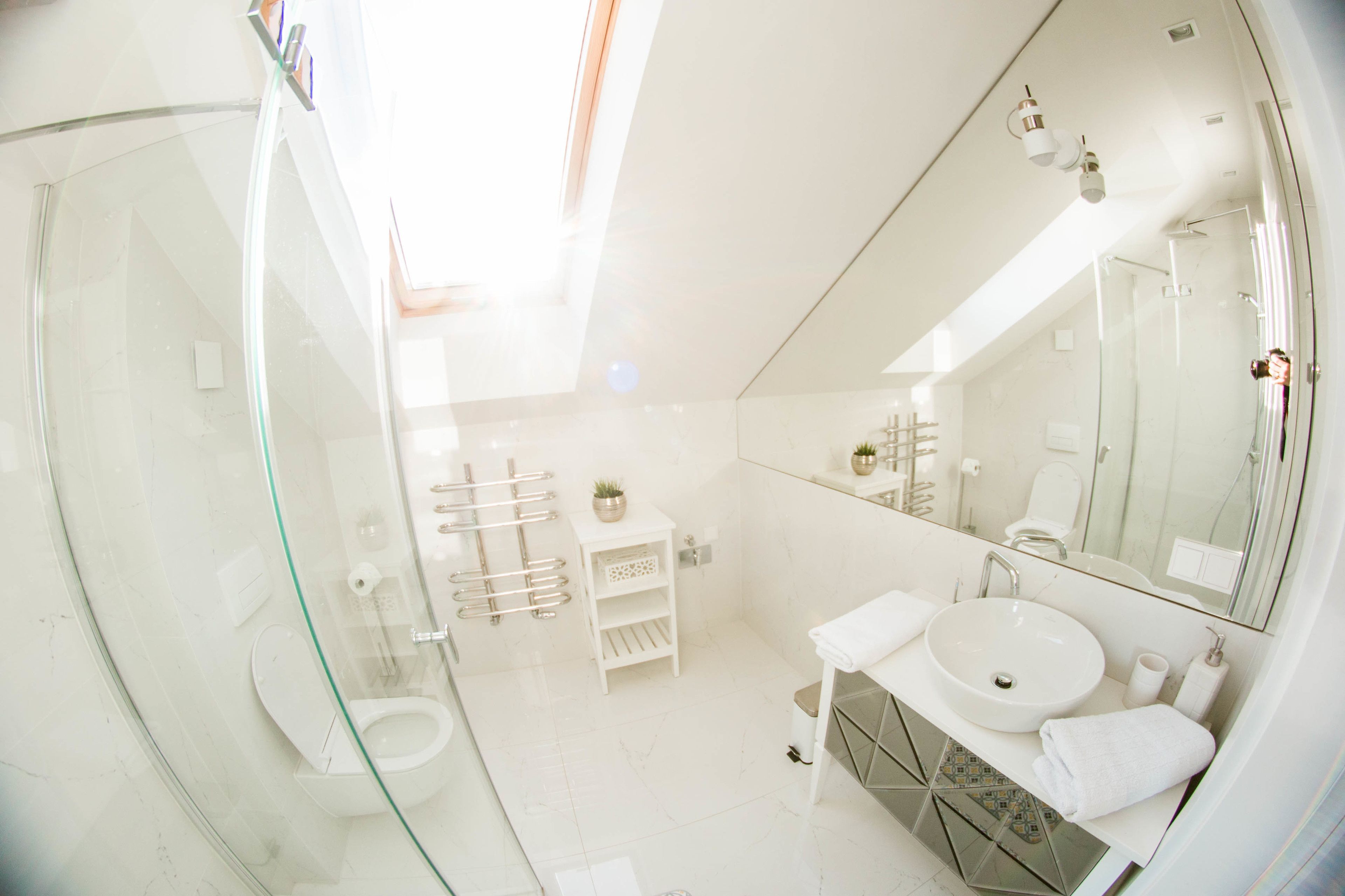 Premium-lejlighed - 1 queensize-seng med sovesofa - ryger - byudsigt | Badeværelse | Bruser, hårtørrer, håndklæder