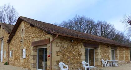 GITE TRES CONFORTABLE A LA CAMPAGNE, DE BEAUX VOLUMES