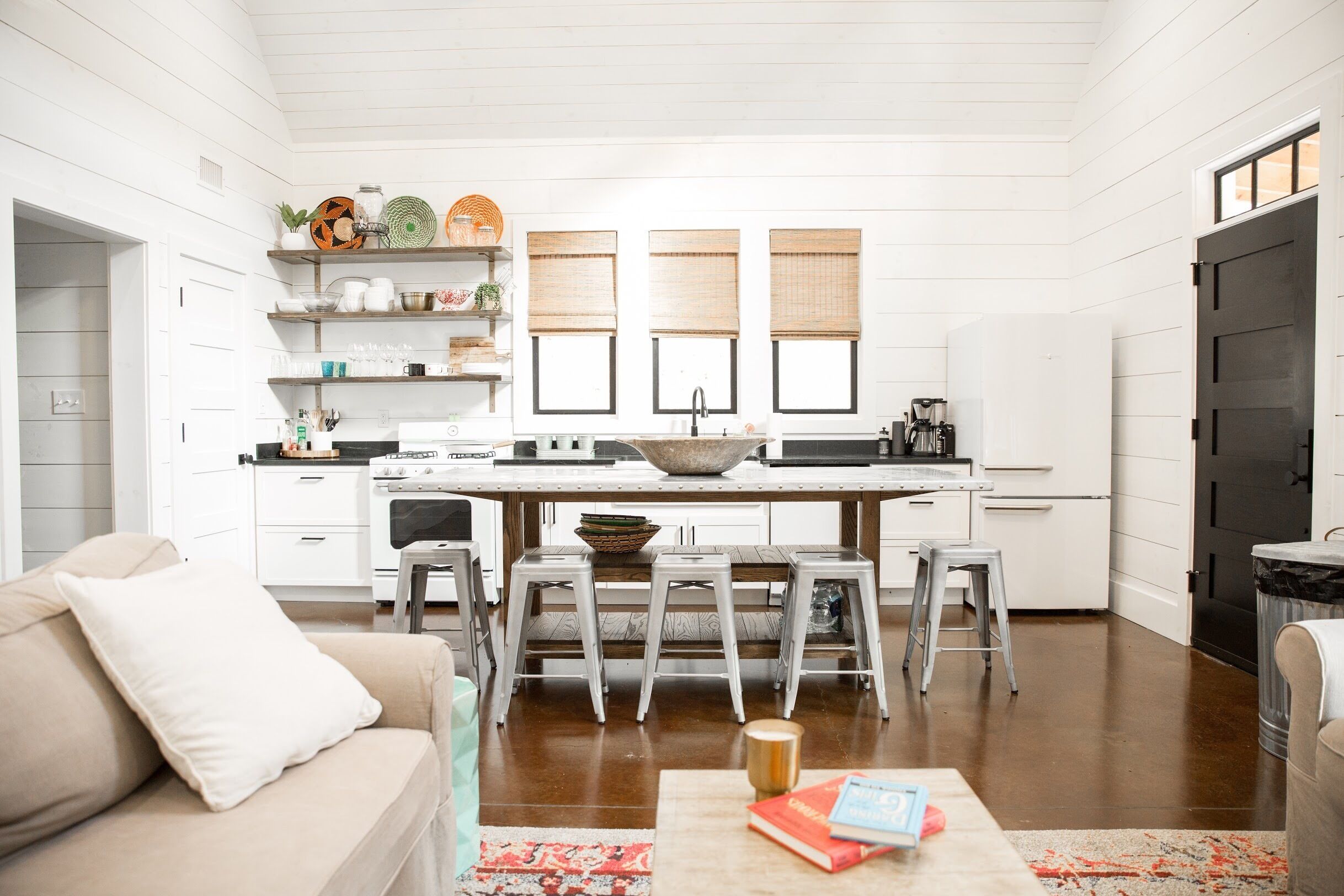 Luxury Cabin nestled in Cherokee National forest steps away from the AT!