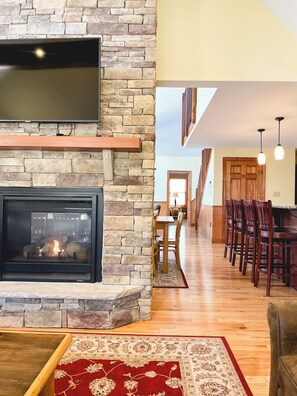 Interior - Cedar Spring Lodge, near JFBB Ski, Private Fire Pit, Hot Tub, WiFi, & Game Room (Lake Harmony)