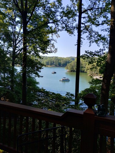 Making Memories - House ,Decks,Docks access to Kayaks/ Pickle /Tennis
R 26 .