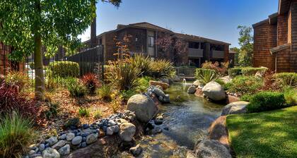 Harbor Cove-Pool View with Creek! Walk to Beach & Harbor! Lower Unit-No Stairs!