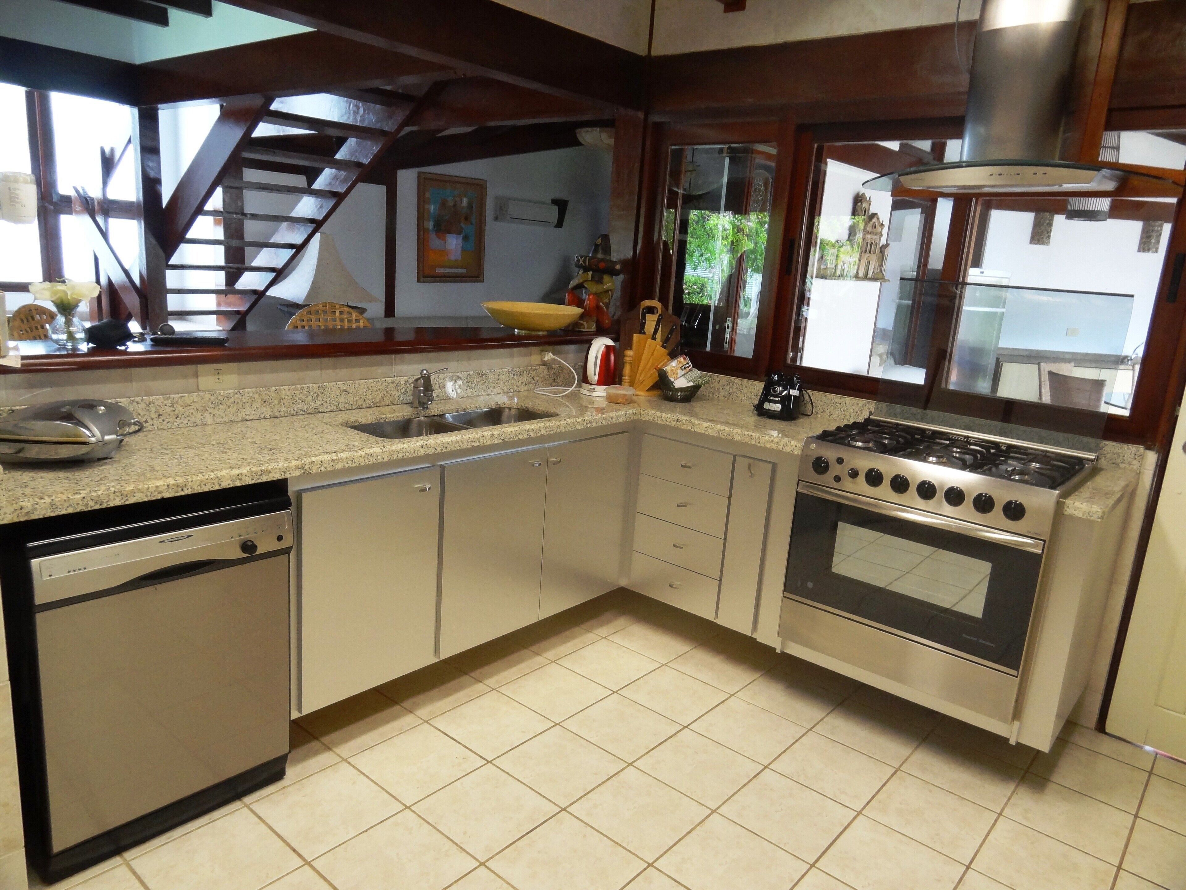 Maresias in Corner Moreira - Foot in the sand in spectacular gated community!