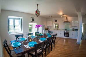 Dining - Stunning Barn Conversion located in the heart of the Galician countryside (A Coruna)