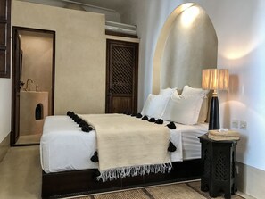 4 slaapkamers, een kluis op de kamer, een strijkplank/strijkijzer