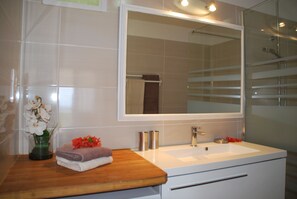 Shower, hair dryer, towels - Studio - Saint-François (Saint-François)