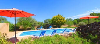 Kan Cova, Wi-fi, zwembad, tuin, 5 minuten van het strand Cala Llombards