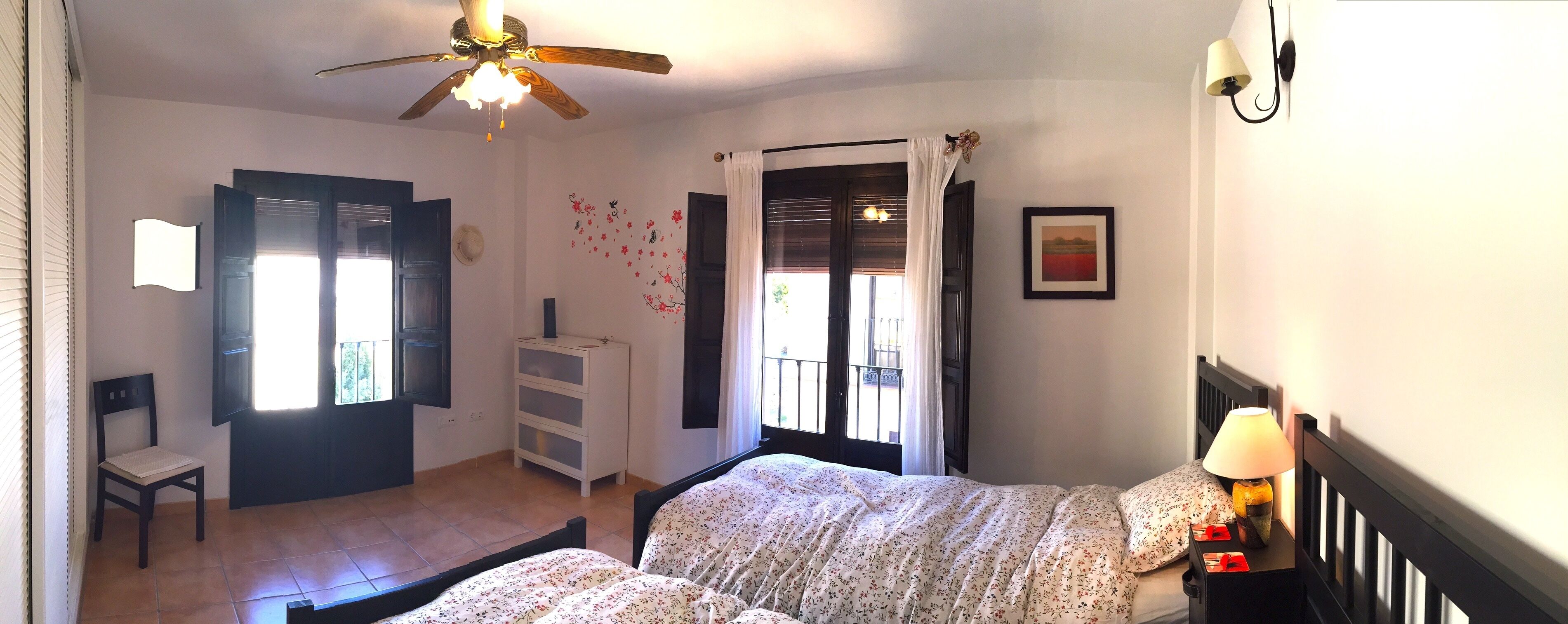 Twin bedroom