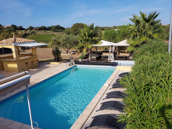 Outdoor pool, a heated pool - House / Villa - Valros (Valros)