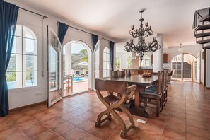 Dining - Luxury villa with private pool, Sun, sea and nature. www.elancla.eu (Sayalonga)