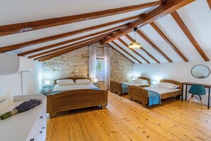 5 dormitorios, tabla de planchar con plancha, wifi y ropa de cama