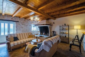 Fernseher, Kamin
