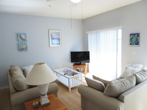 Smart TV, lettore DVD, libri