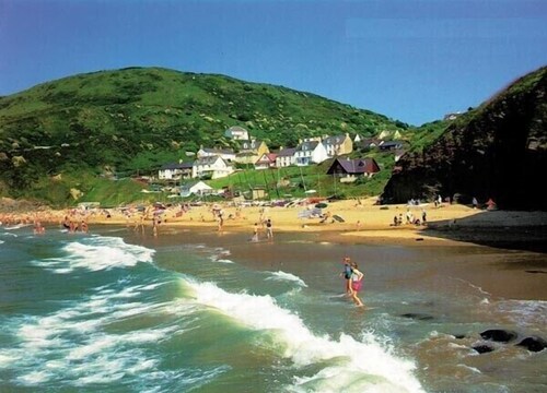 Large, Luxury, Holiday Cottage In Tresaith, Cardigan Bay, West Wales