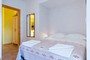 1 quarto, cofres nos quartos, berço de viagem, Wi-Fi