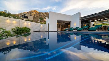 Outdoor pool, a heated pool