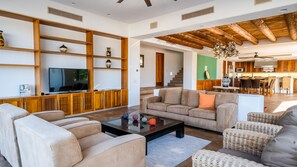 Smart TV, books, stereo, offices - Contemporary, clean, spacious ocean view villa, huge pool,  2 blocks from Marina (Pedregal, Cabo San Lucas)