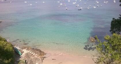 Suuri talo poikkeuksellinen näkymä merelle ja satamaan BREST