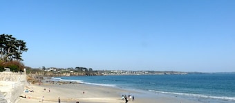 Grande maison au dessus de la mer avec accès direct à la plage et à la mer