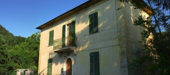 Beautiful rustic Tuscan villa overlooking the medieval village of Bagnone