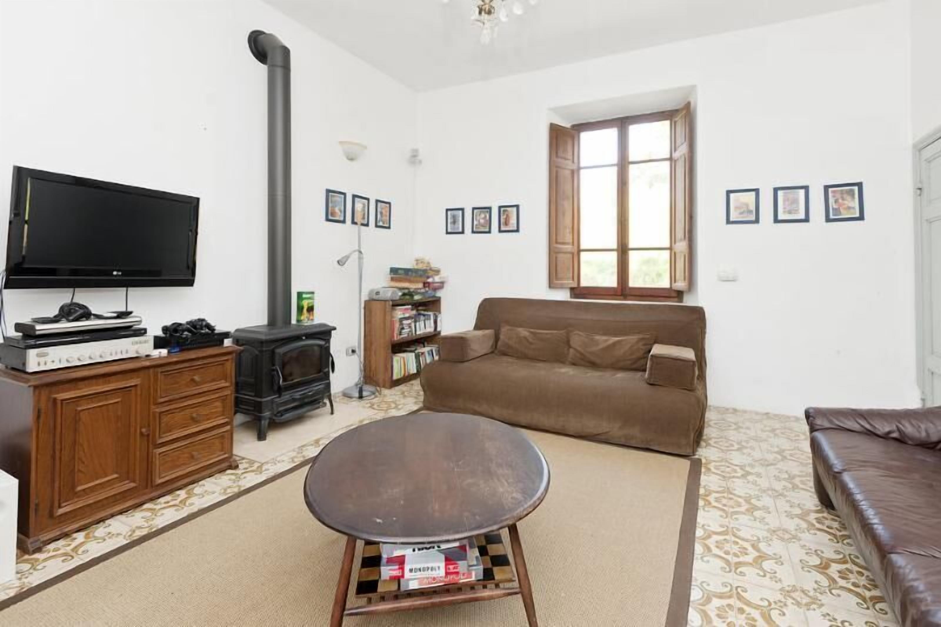 Beautiful rustic Tuscan villa overlooking the medieval village of Bagnone