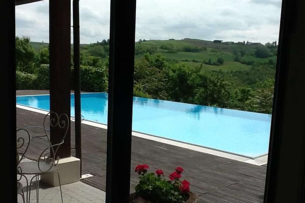 Monteveneroso: House / Villa - Fortunago