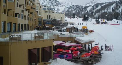 The shock of Tandem: Snow and Sun