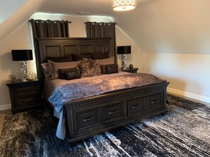 4 bedrooms, iron/ironing board, travel cot, WiFi