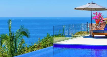 Luxury 3-bed Villa,Spectacular Views, Saline pool & Staff