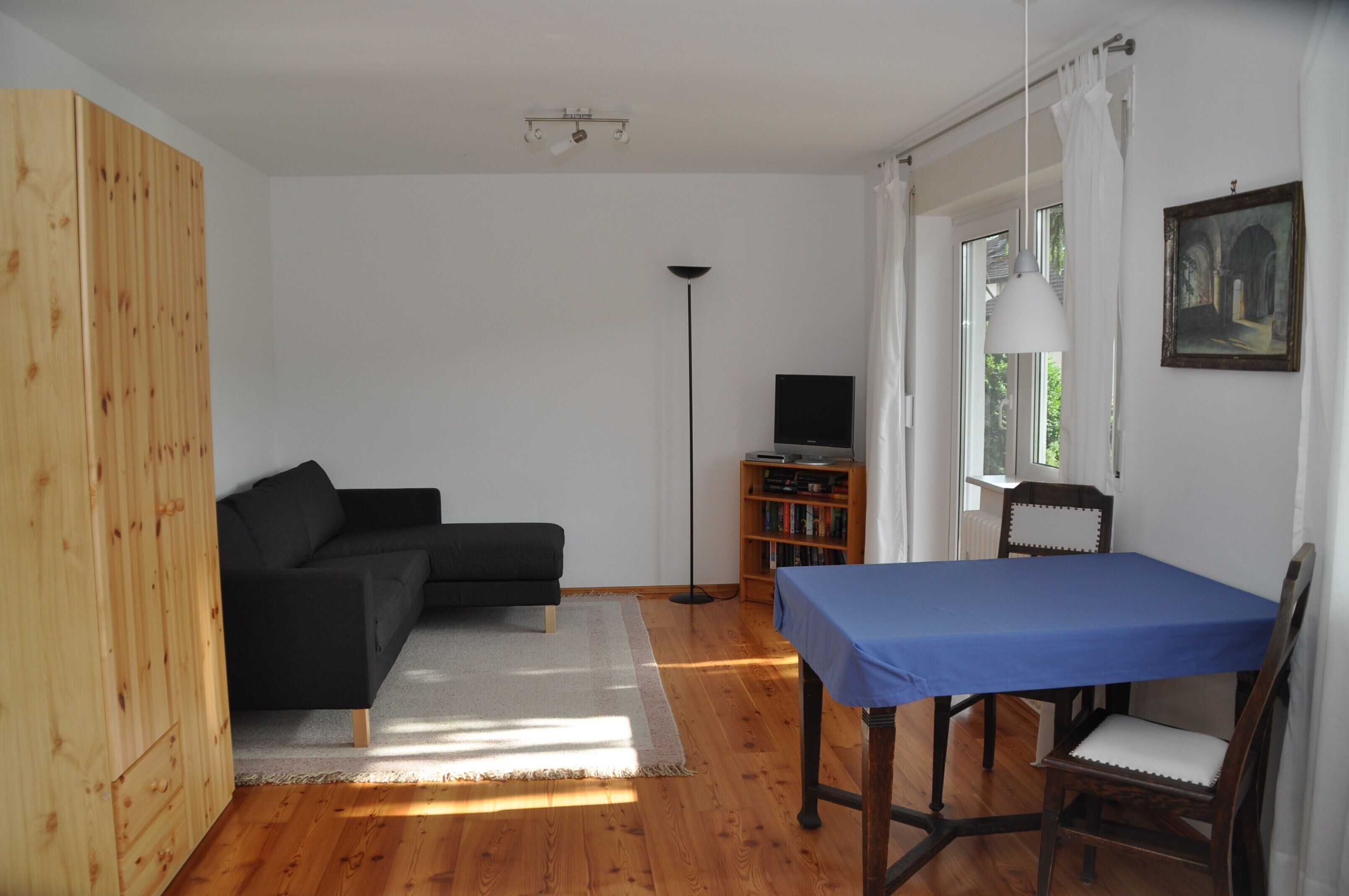 Cozy apartment with a private terrace near the forest near Heidelberg