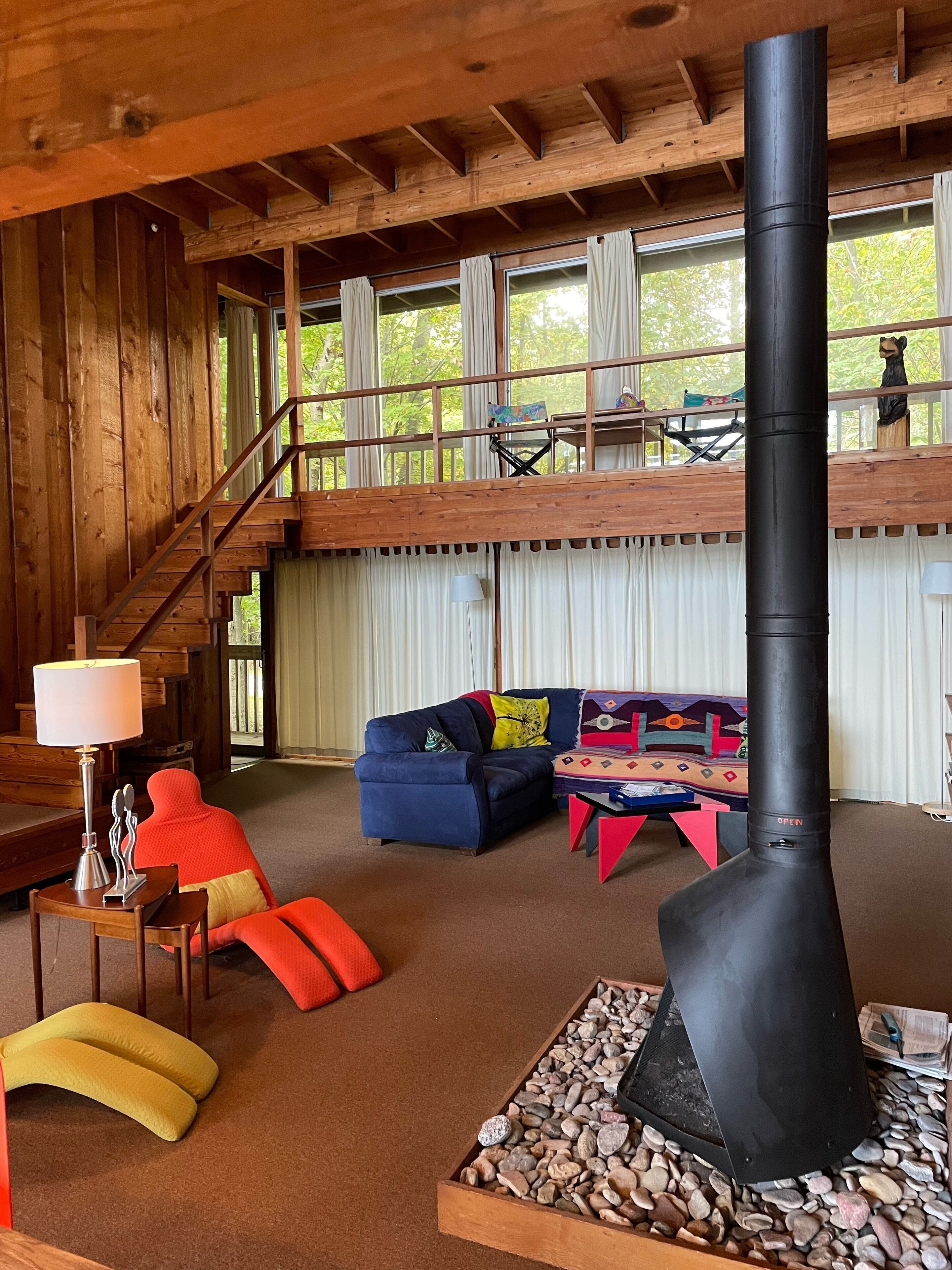 Winter Special: unique, mid-century modern cedar house for wonderful vacations