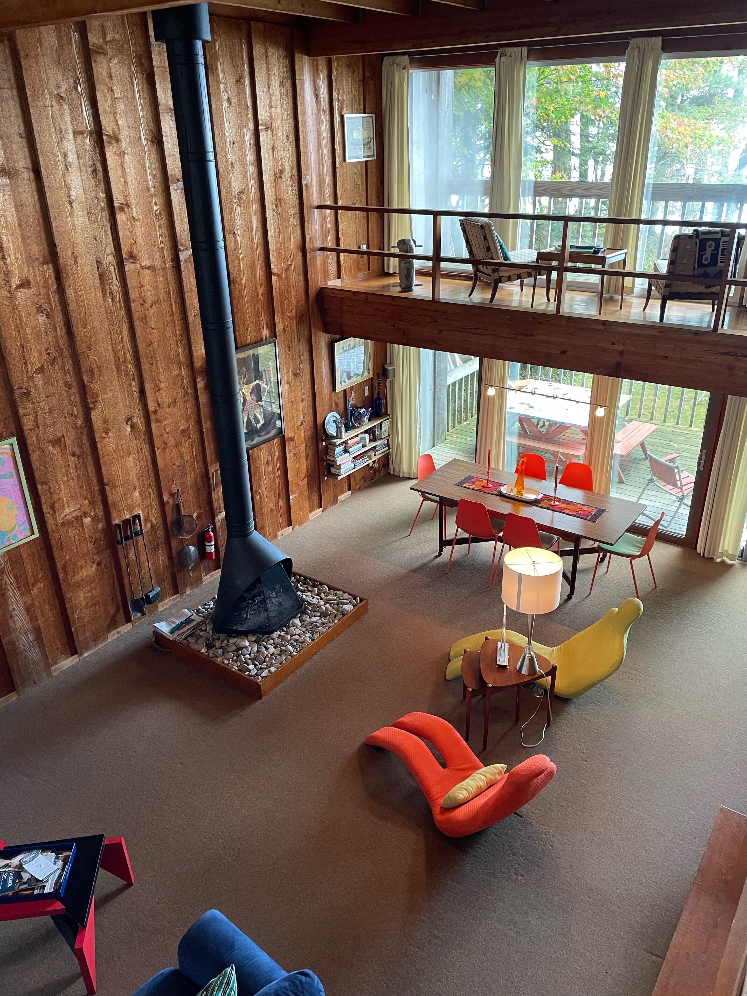 Winter Special: unique, mid-century modern cedar house for wonderful vacations