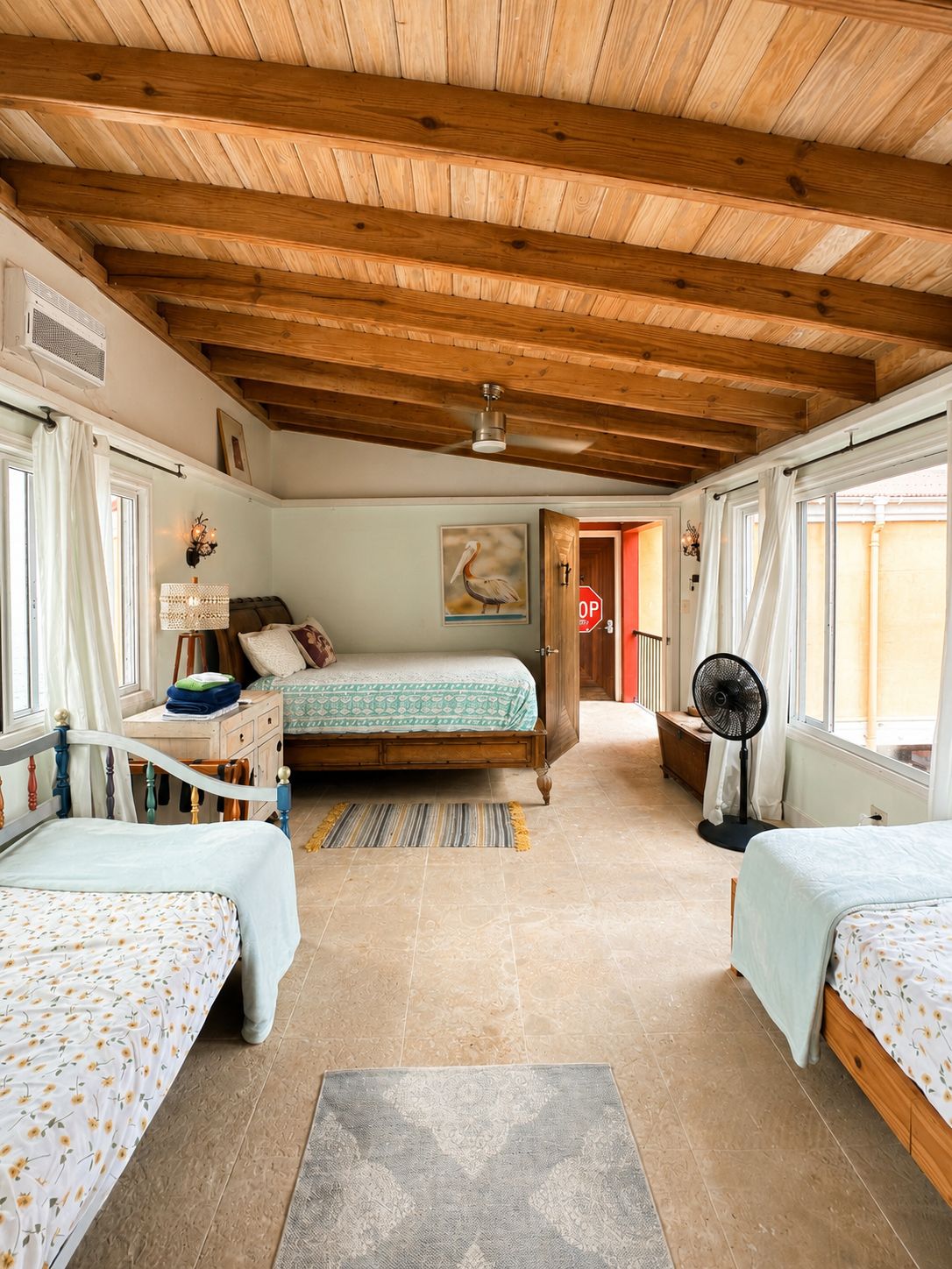 9 Schlafzimmer, Schreibtisch, Bügeleisen/Bügelbrett, WLAN