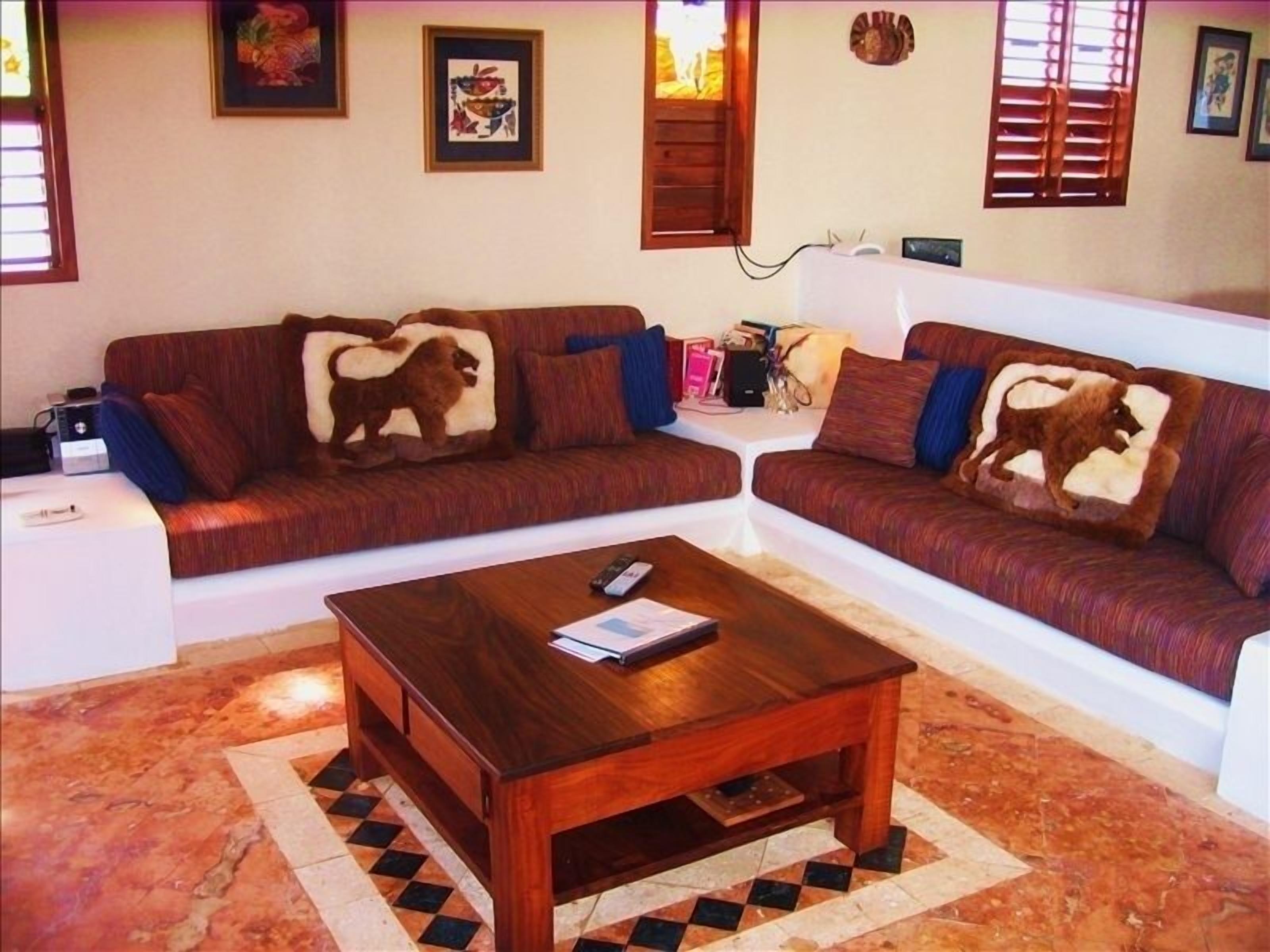 Beach front twin home - central courtyard - great for families and large groups